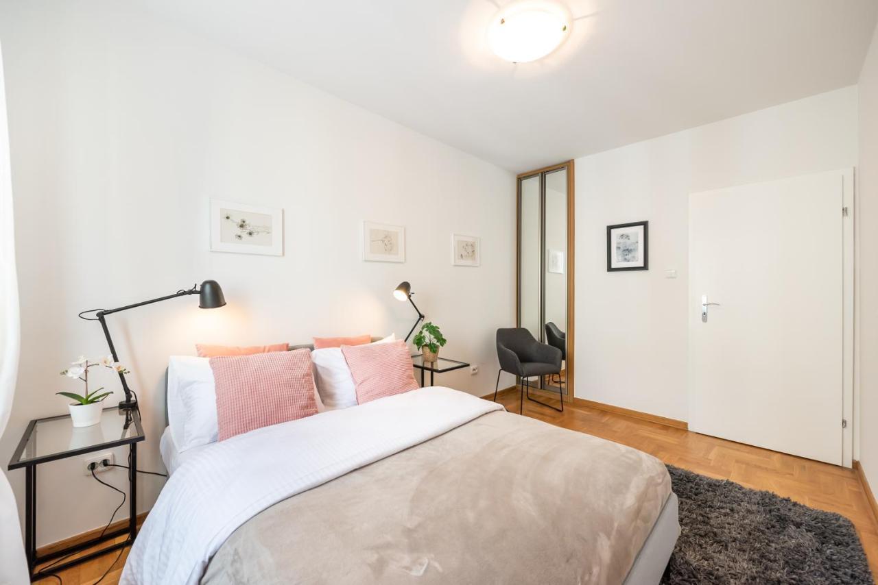 New Town Spacious Apartment Warsaw Luaran gambar